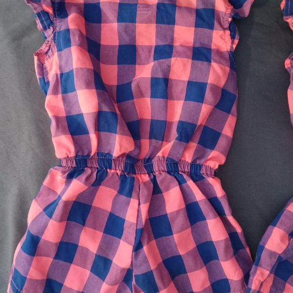 2 Carter's little girls rompers. - Picture 5 of 5